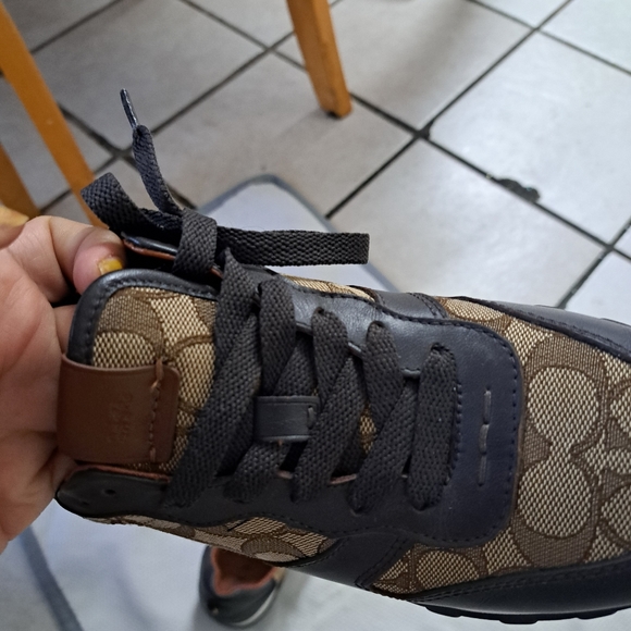 Authentic coach shoes - Picture 6 of 11